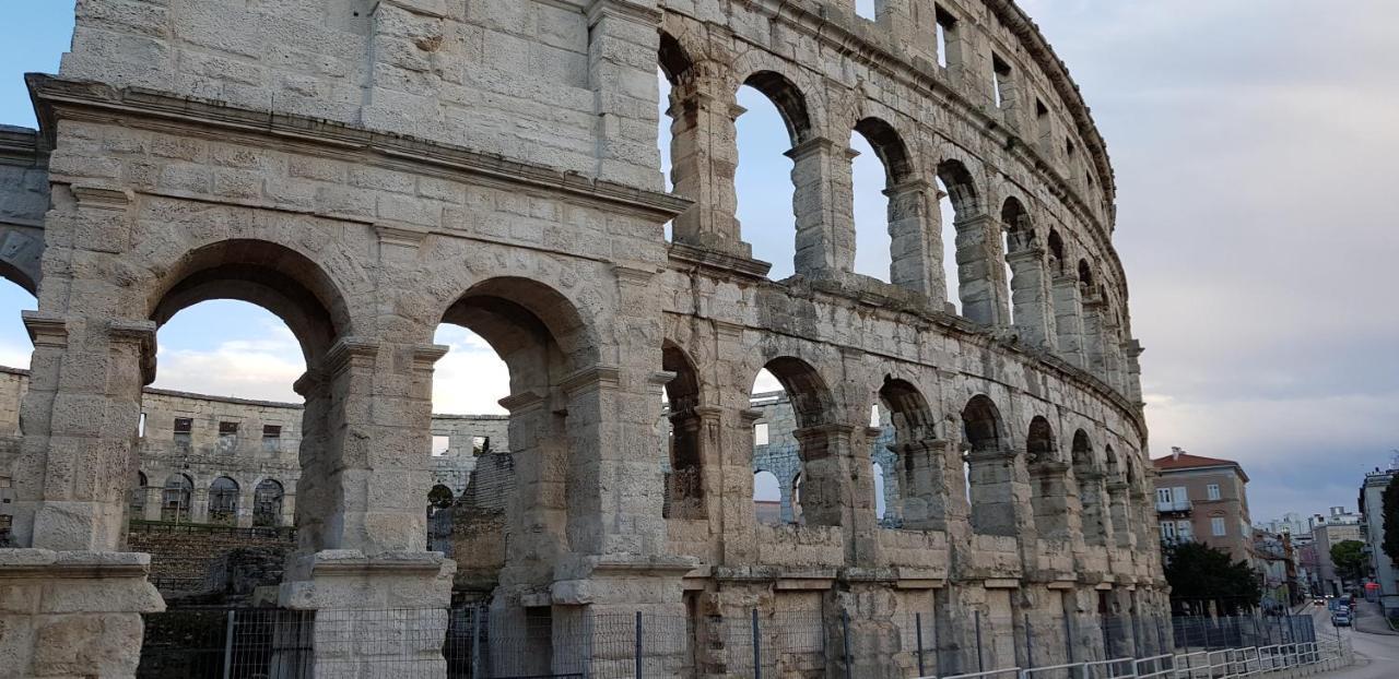 Apartmani Sunce I More Premantura Luaran gambar